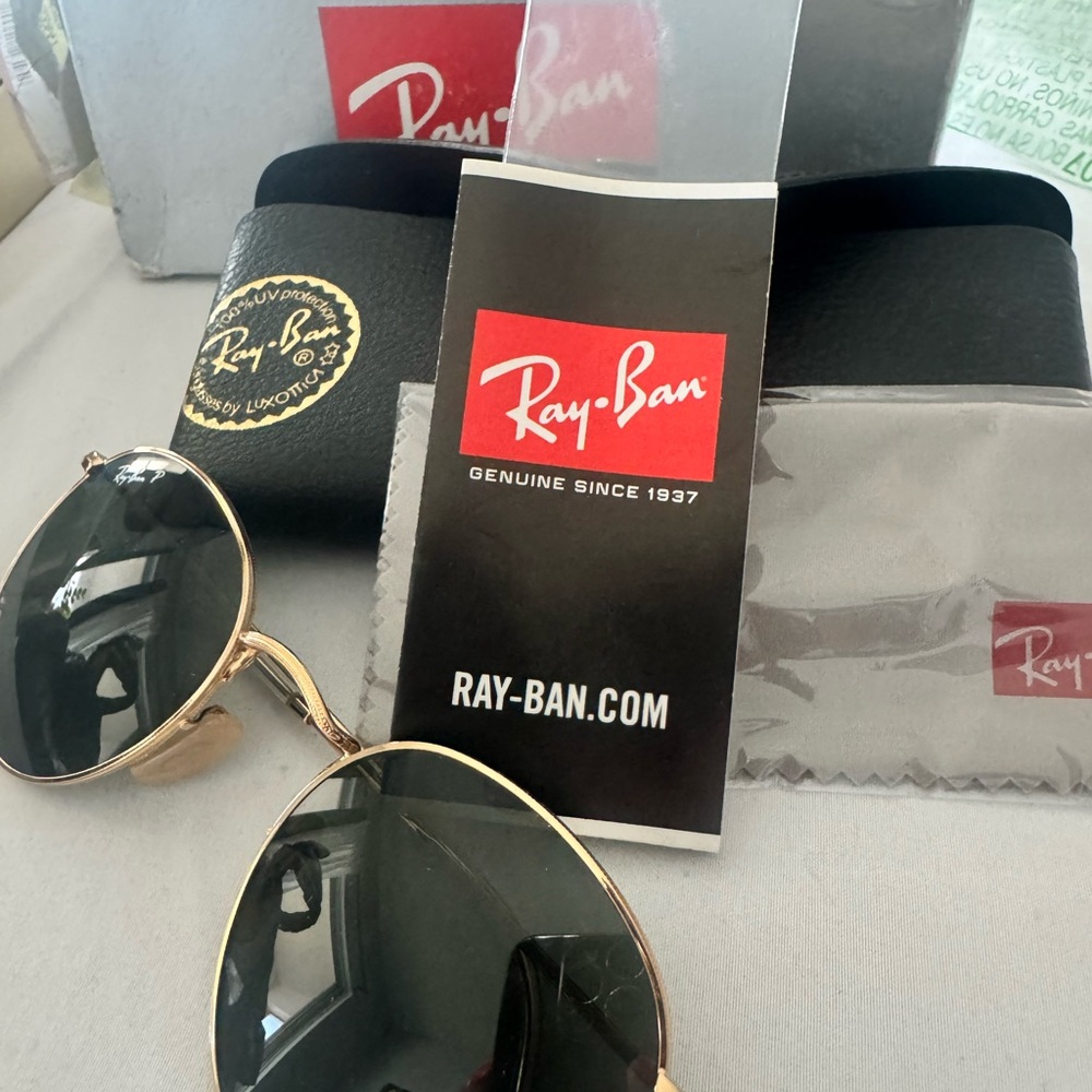 Ray-Ban Black and Gold Sunglasses for Men
